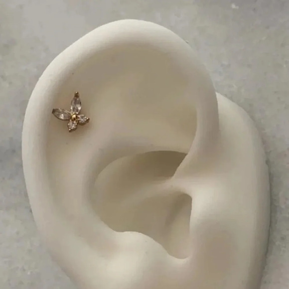 Modest Lu Jewelry - Gold Crystal Butterfly Flower Cartilage Earring 

Brand New

Stainless Steel